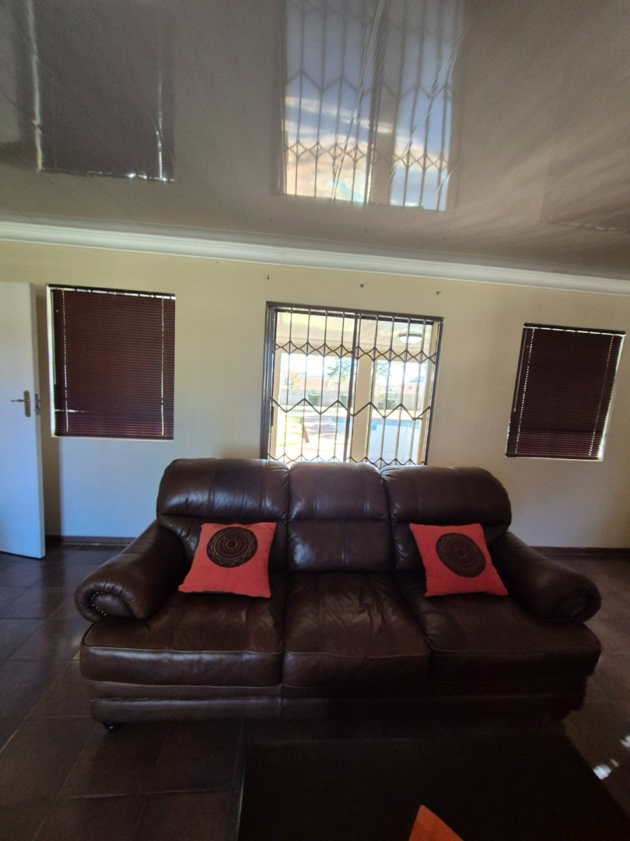 To Let 4 Bedroom Property for Rent in Universitas Ridge Free State
